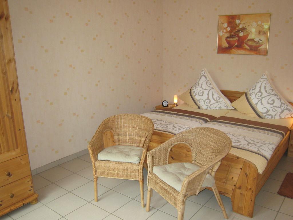 Sch Ne Wohnung In Der Moselregion Kinheim Exteriör bild